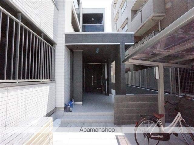 名古屋市東山線 本陣駅 徒歩4分 3階建 築6年の玄関写真