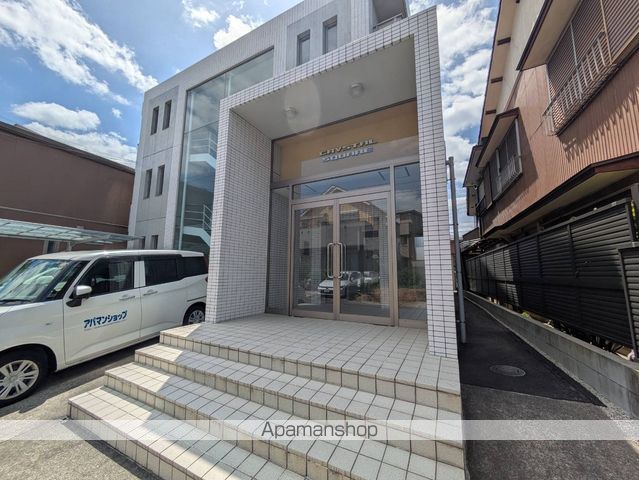 クリスタルスクエアの玄関写真