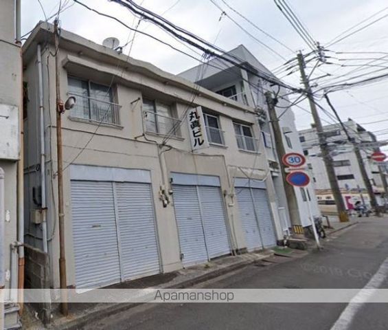 丸真ビルの外観写真