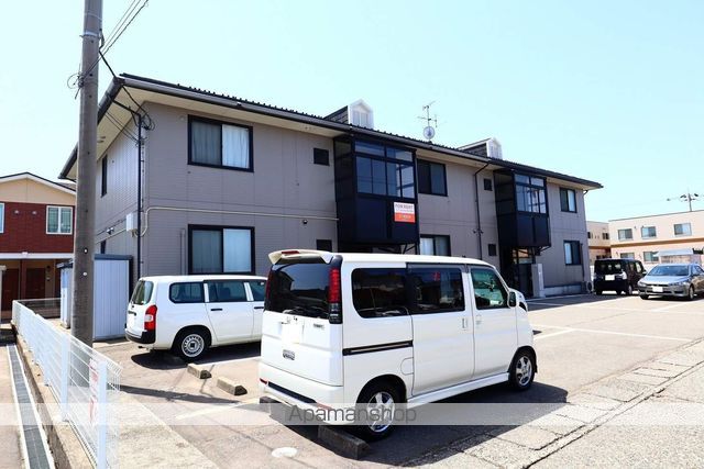 ヴォワテュール稲荷の外観写真