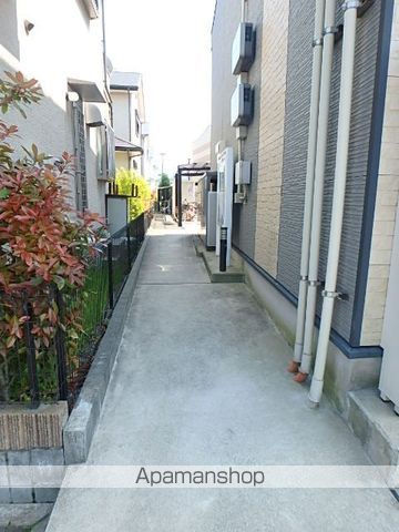 レオパレスポラール五番館の玄関写真
