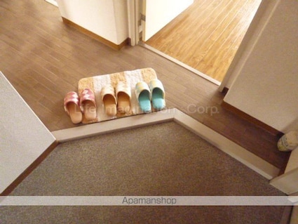コンステラベガ若葉台[2LDK/52m2]の玄関