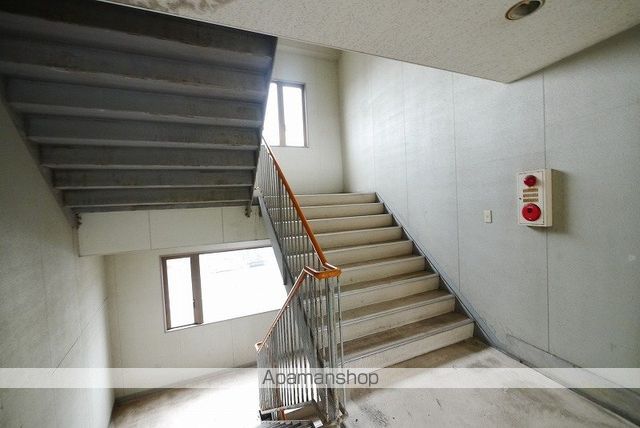 OAビルの玄関写真