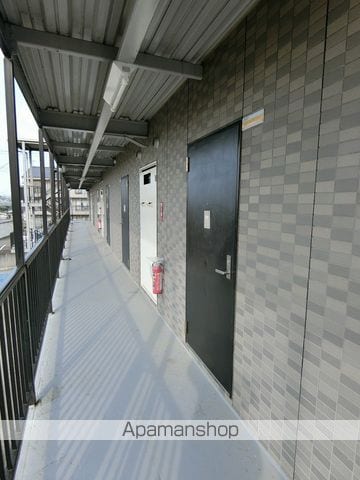 JCSマンションの玄関写真