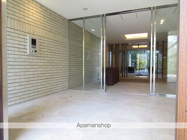 エアヒルズ藤沢の玄関写真