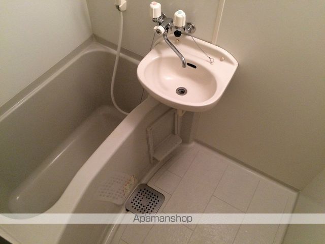 レオパレスワールドの内装写真