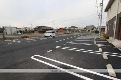 グランマスト太田　Ａ・Ｂ・Ｃ棟[2LDK/58.22m2]の駐車場