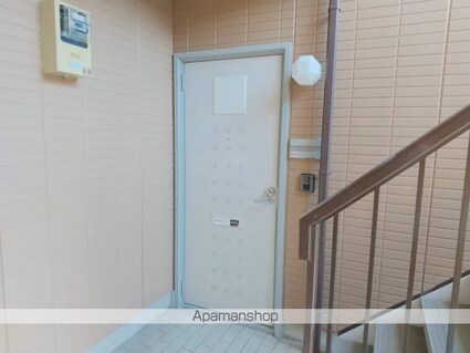 和歌山県和歌山市関戸４丁目[2LDK/54.9m2]のエントランス