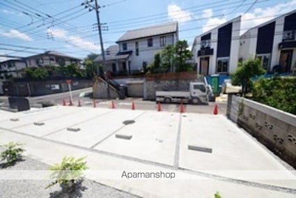 東京都日野市南平１丁目[1K/20.06m2]の駐車場