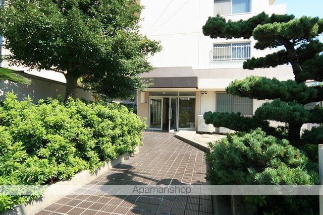 高木マンションの玄関写真