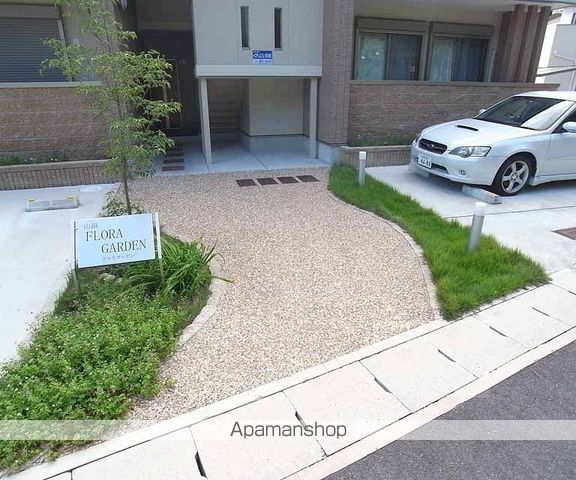 山越FLORA GARDENの玄関写真