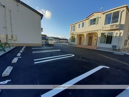 ルミエール　Ｃ[1LDK/41.15m2]の駐車場