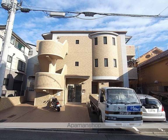 グラニーレ聚楽の玄関写真