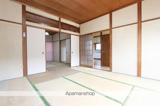 高松琴平電鉄志度線 八栗駅 徒歩6分 2階建 築49年の内装写真