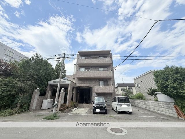 山鼻コンパウンドの外観写真