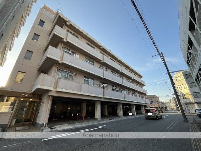 ペシュ七番館の外観写真