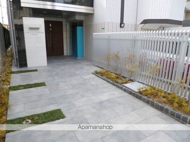 RESIUR−H京橋クロスの玄関写真