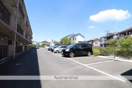 グランドール秋川[2LDK/58.44m2]の駐車場