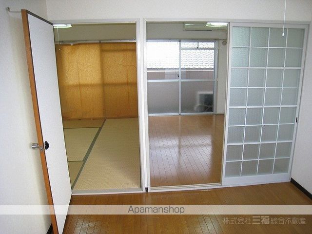 ローレンス小坂の内装写真