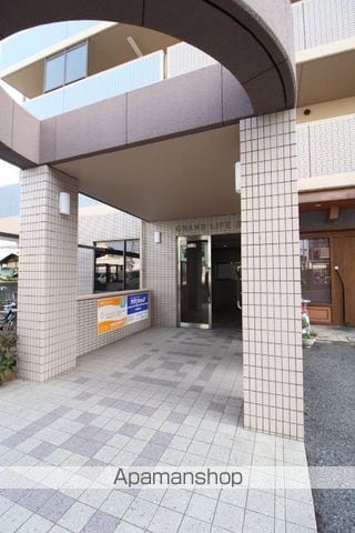 グランドライフJKの玄関写真
