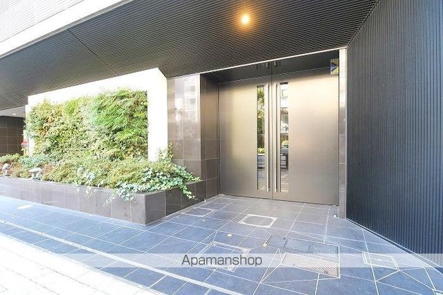 ジェノヴィア東日本橋駅前グリーンヴェールの玄関写真