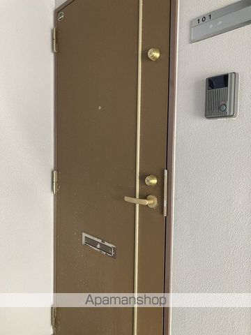 イーストフィールドの玄関写真