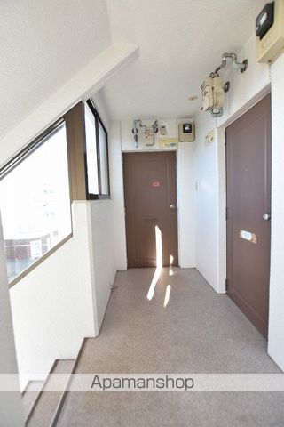 ロイヤルハイツ杉田の玄関写真
