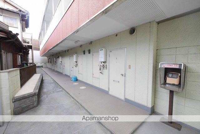 ヴィーナスI B棟の玄関写真