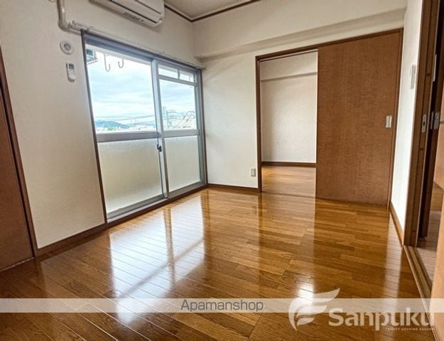 ノイシュロス久万ノ台の内装写真