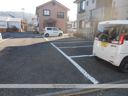 ディアスシャインＢ棟[1LDK/43.54m2]の駐車場