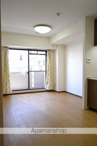 ホワイトマーブルの内装写真