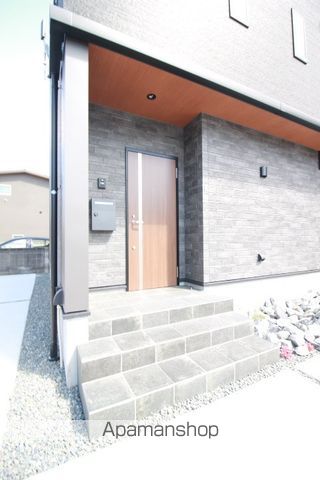 山陽本線 岡山駅 徒歩30分 2階建 新築の玄関写真