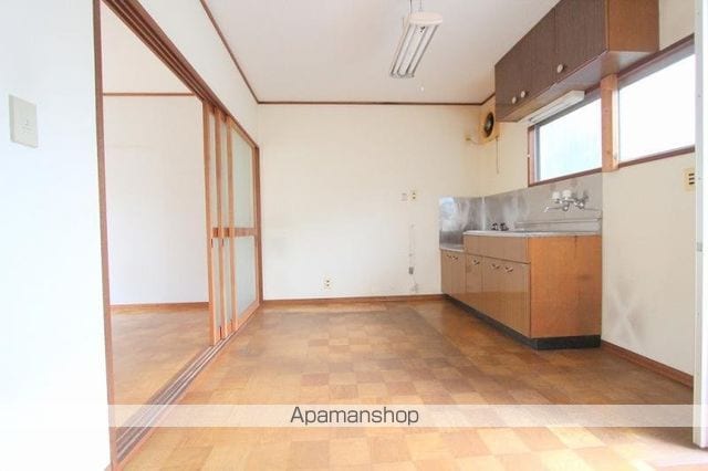 山地アパートの内装写真