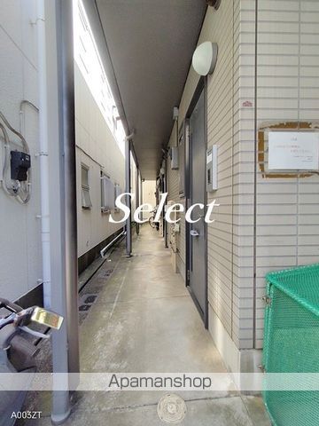ドミールワダの玄関写真