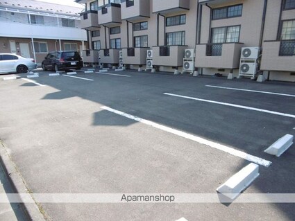 サンシティ沖野Ｃ[1K/26.36m2]の駐車場