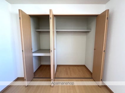 ベルプリュネルⅡ[2LDK/61.51m2]の玄関