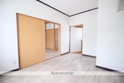 神村町　石岡貸家[4K/82.5m2]の内装3