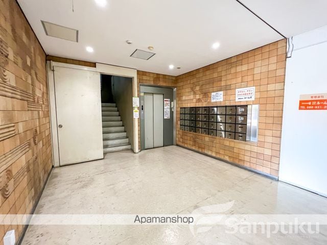 ライブタウン道後の玄関写真