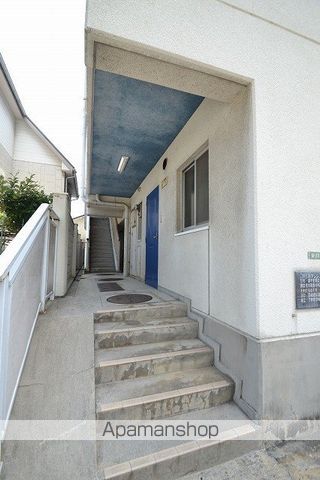 三石マンションの玄関写真