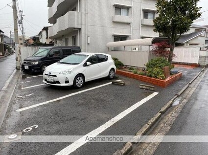プレジール飛鳥[3LDK/74.04m2]の駐車場