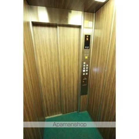 ストークマンションの玄関写真