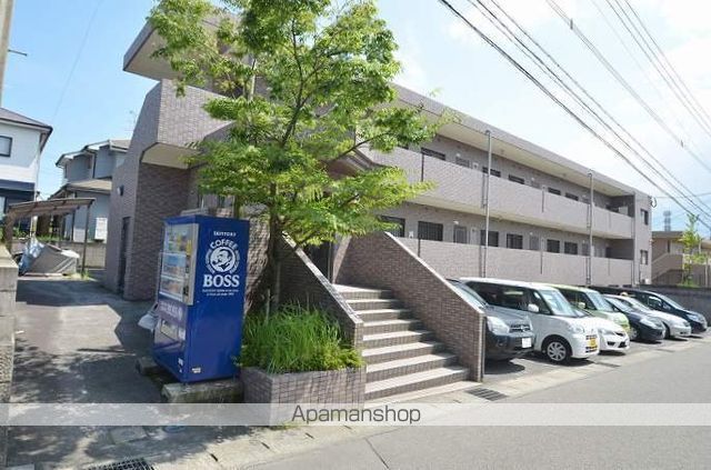 ラポール伊敷の玄関写真