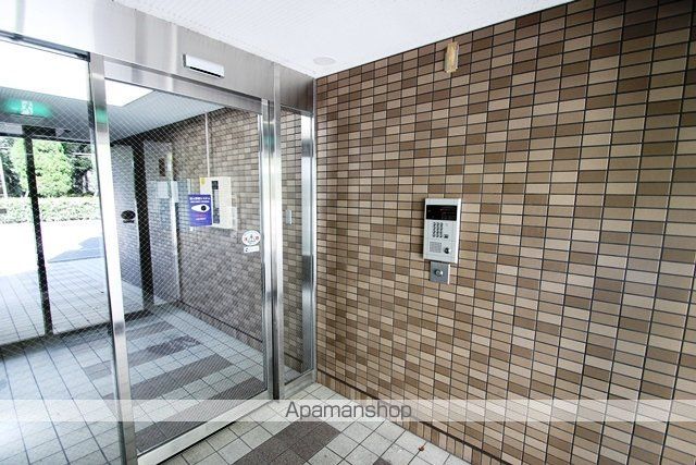 第2クリスタルハイム新大阪の玄関写真