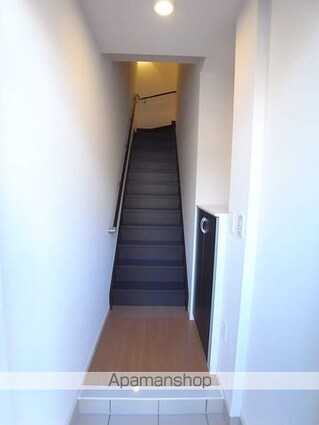 東京都八王子市上柚木２丁目[2LDK/56.16m2]の玄関