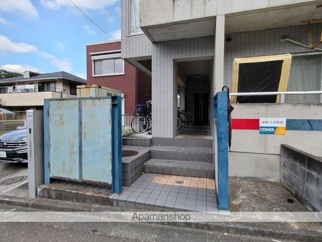 ジュネス南大沢の玄関写真