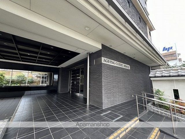 エイジングコート姫路の玄関写真