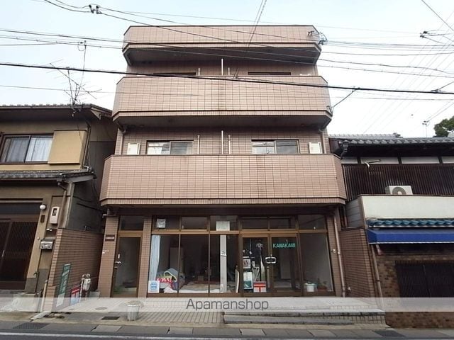 川上マンションの外観写真