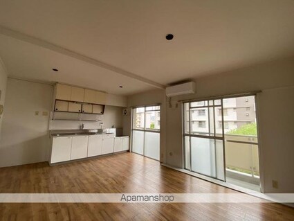 ヴィラナリー屋島[2LDK/54.38m2]のリビング・居間