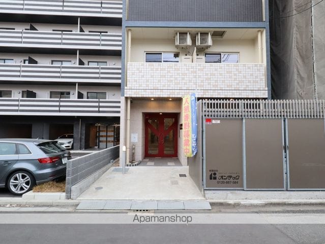 ワイズタワー新栄の玄関写真