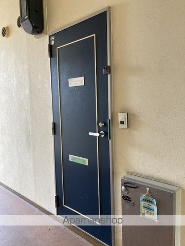 プレジール紫竹山の玄関写真